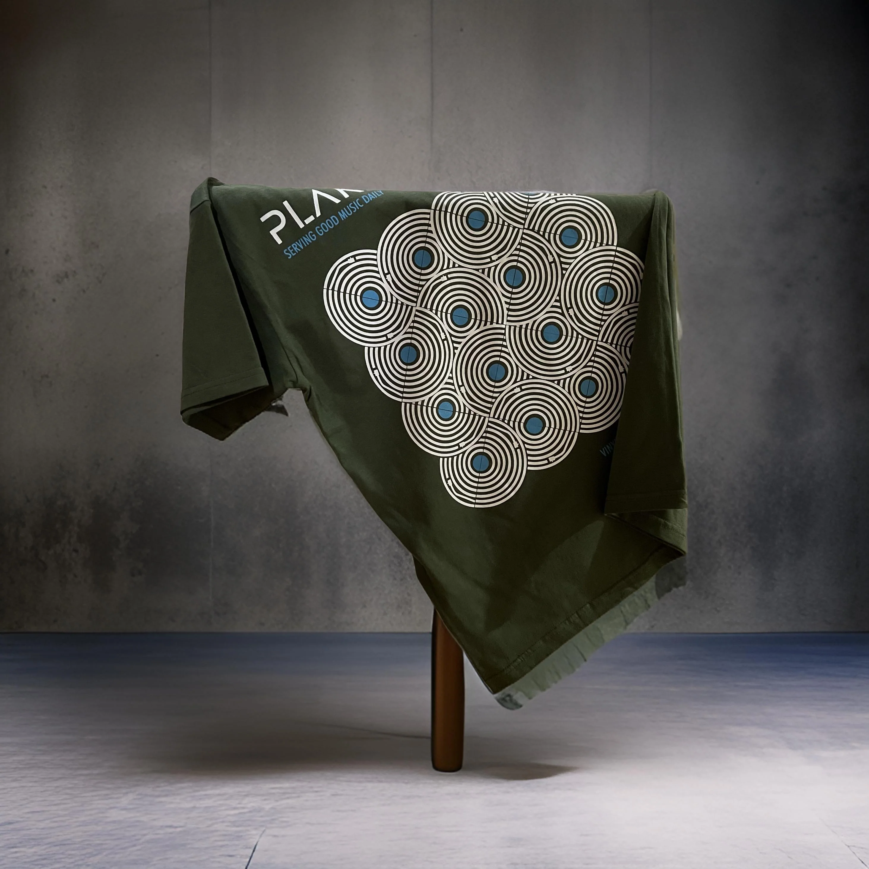 Circles Shirt - Image 17