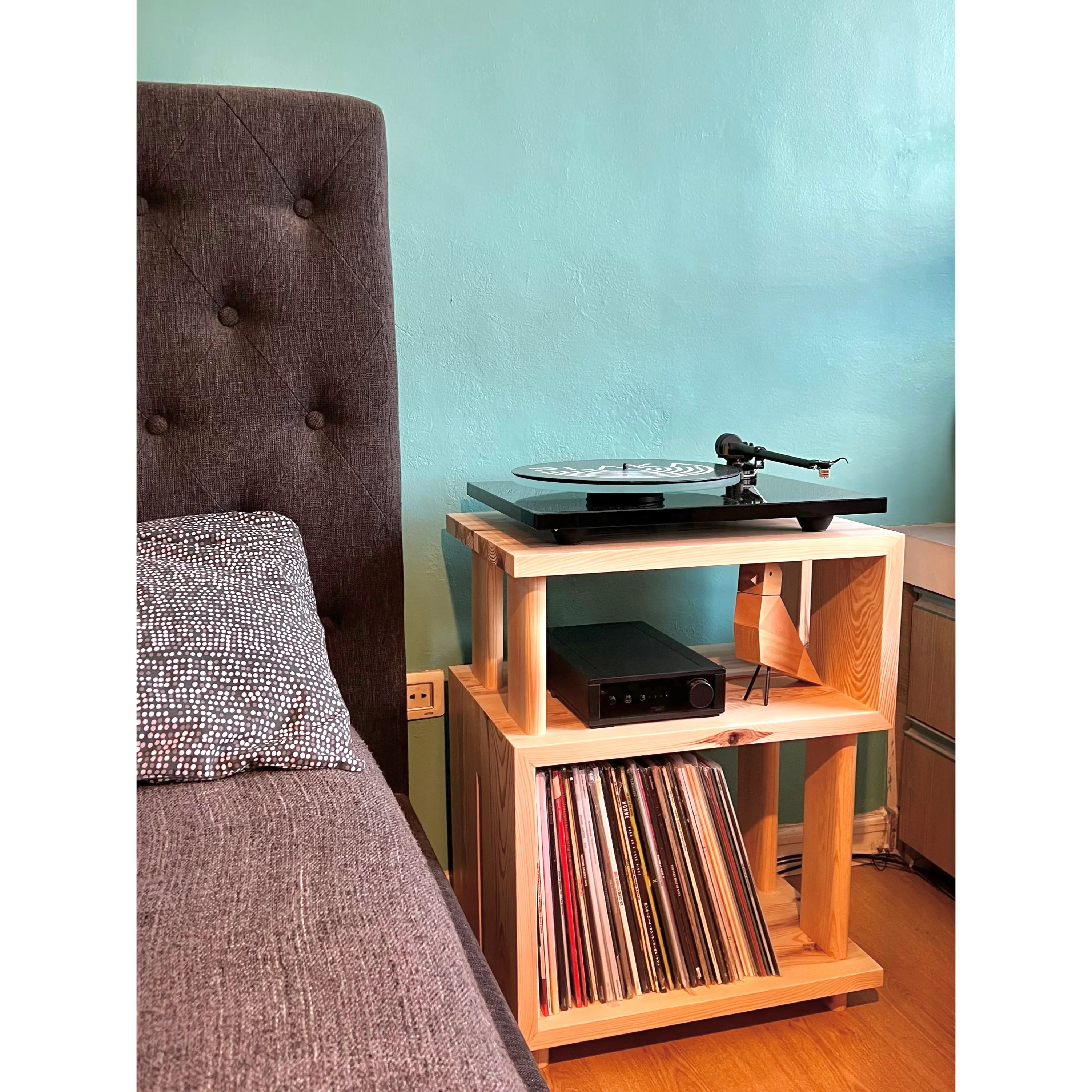 DOS Turntable Station + Vinyl Storage - Image 3